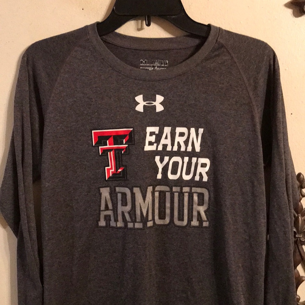 UA tech shirt